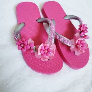Ipanema Girls flip flops floral hot pink